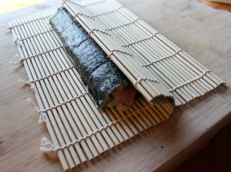 albacoretunacaliforniasushiroll